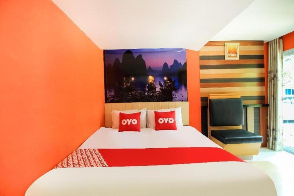 Oyo 271 The Resort Romklao Bangkok Exterior photo